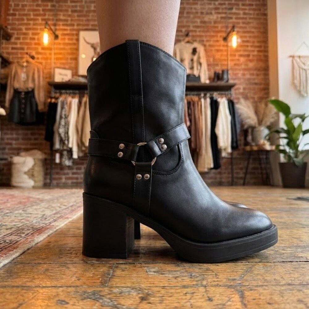 NWT X2B Black Faux Leather Harness Platform Block Heel Ankle Boots | Moto Fall W